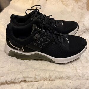 Nike Black and White Running Shoes